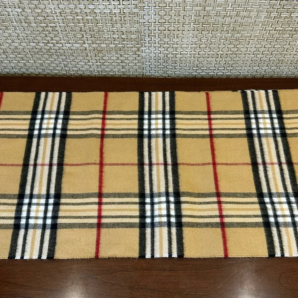 VTG 1990s-2000s V. FRAAS Cashmink Tan Burberry Tartan Plaid Scarf - Picture 5 of 5